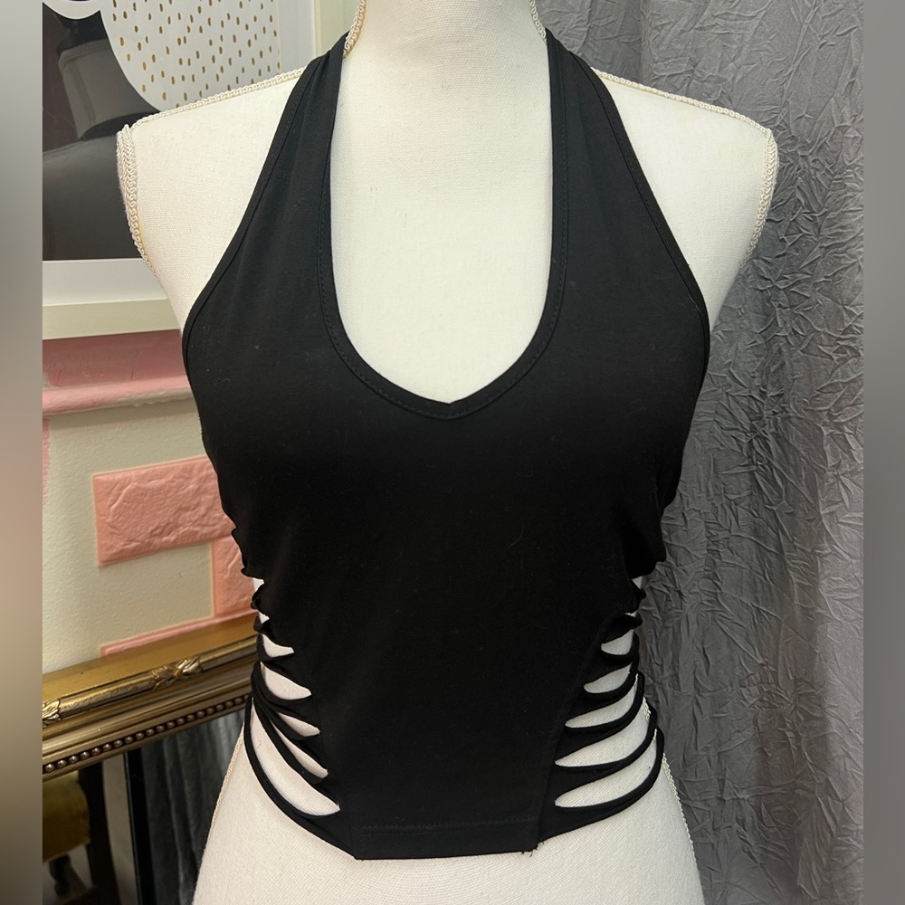 Adika crop cutout crop top